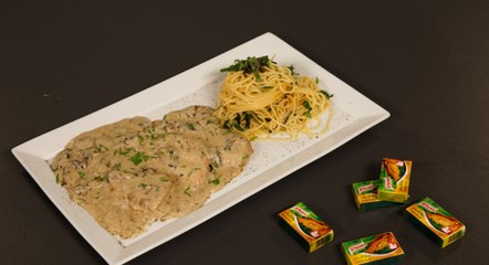 صدر الدجاج مع صلصة الفطر KNORR مع السباغيتي