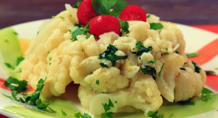 طريقة عمل سلطة القرنبيط المسلوق بالكزبرة بالفيديو