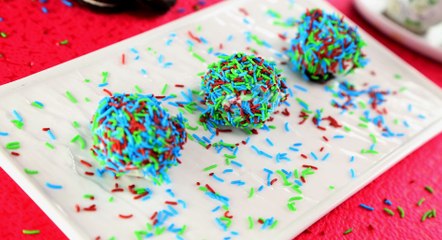 طريقة عمل كرات الأوريو بالجبنة الكريمية بالفيديو