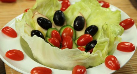طريقة عمل سلطة التفاح و الخضروات بالفيديو