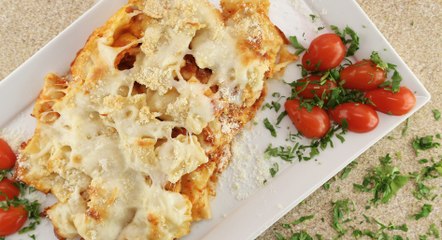 بالفيديو طريقة عمل رافيولي بجبنة الموزاريلا والبارميزان