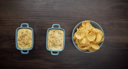 تغميسة الفوندو بجبنة التشيدر - ليز سكوبس