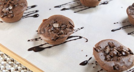 طريقة عمل مافن الشوكولاته برقائق الشوكولاته بالفيديو