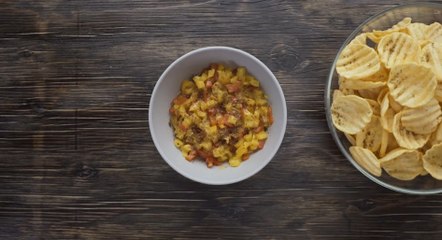 تغميسة الفلفل الإيطالي المشوي من ليز سكوبس