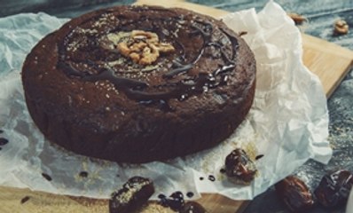طريقة عمل كيك التمر والشوكولا بالفيديو