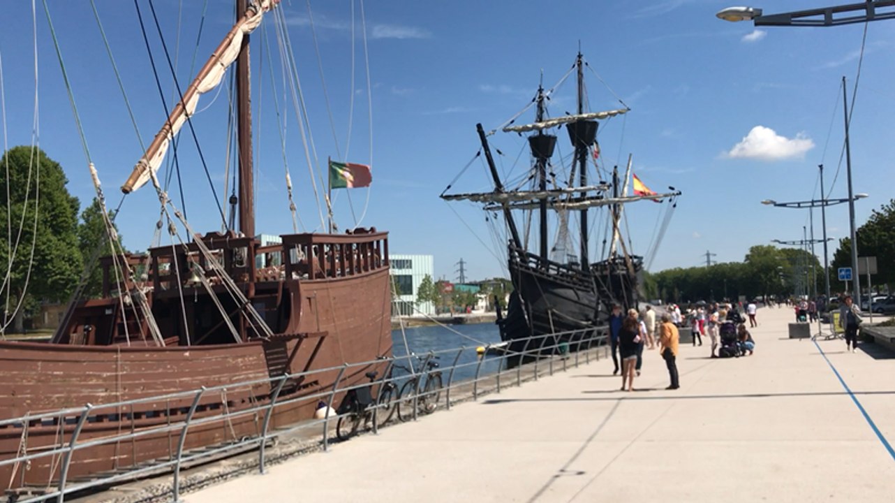 Deux répliques de bateaux des XVe et XVIe siècles à Caen