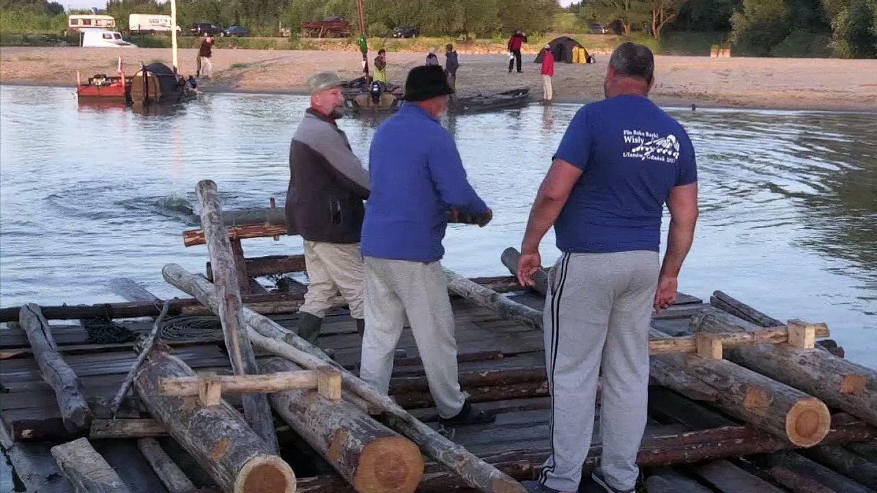 Pologne: descente du plus grand flottage de bois en Europe