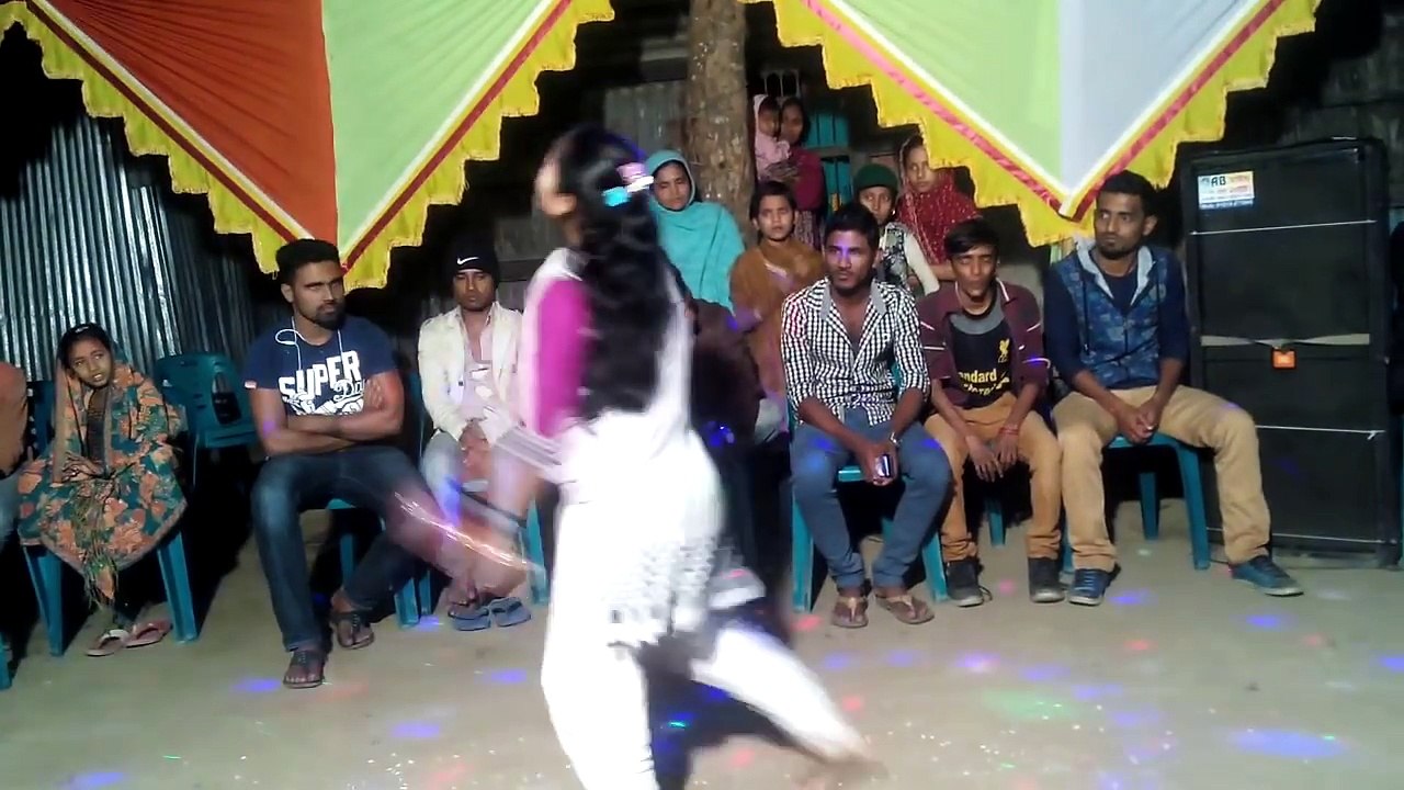 Bangla new videos 2016,বিয়ের গায়ে হলুদে মেয়েটির নাচ দেখে সবাই অবাক