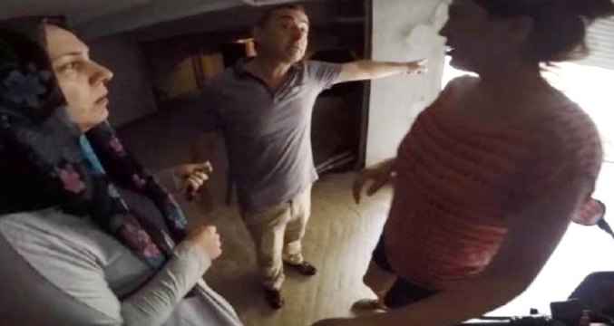 Apartman Yöneticisi Polis, Komşusunun Misafirinin Kafasına Silah Dayadı