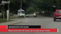 Feci kaza 2 sürücü de camdan fırladı