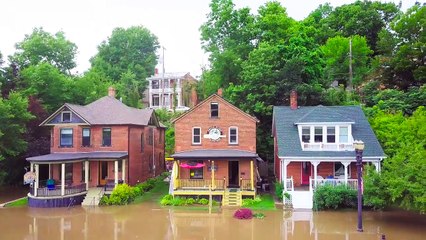 Amazing drone footage of flooding in Galena, Illinois!