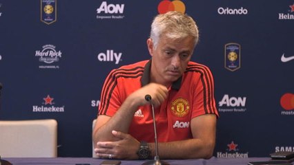 Video herunterladen: Mourinho laments Bailly red card ban