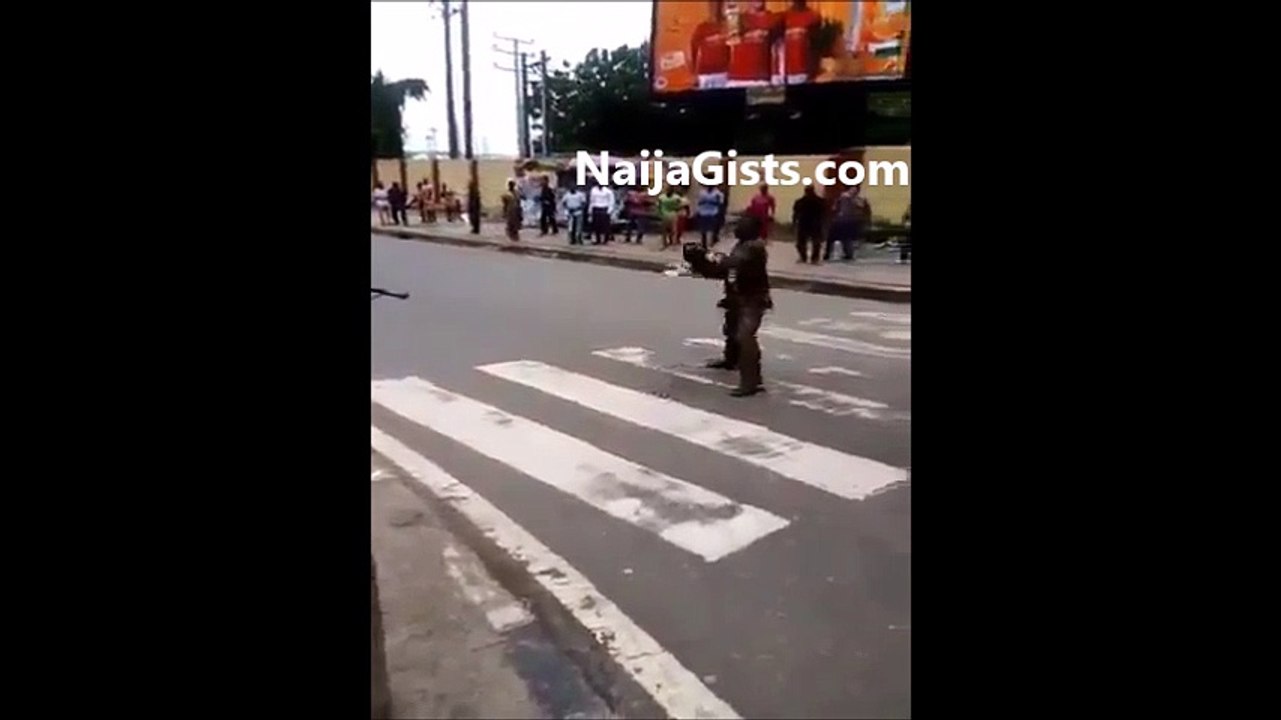 Mentally Unstable Man Tackled While Blocking Popular Highway