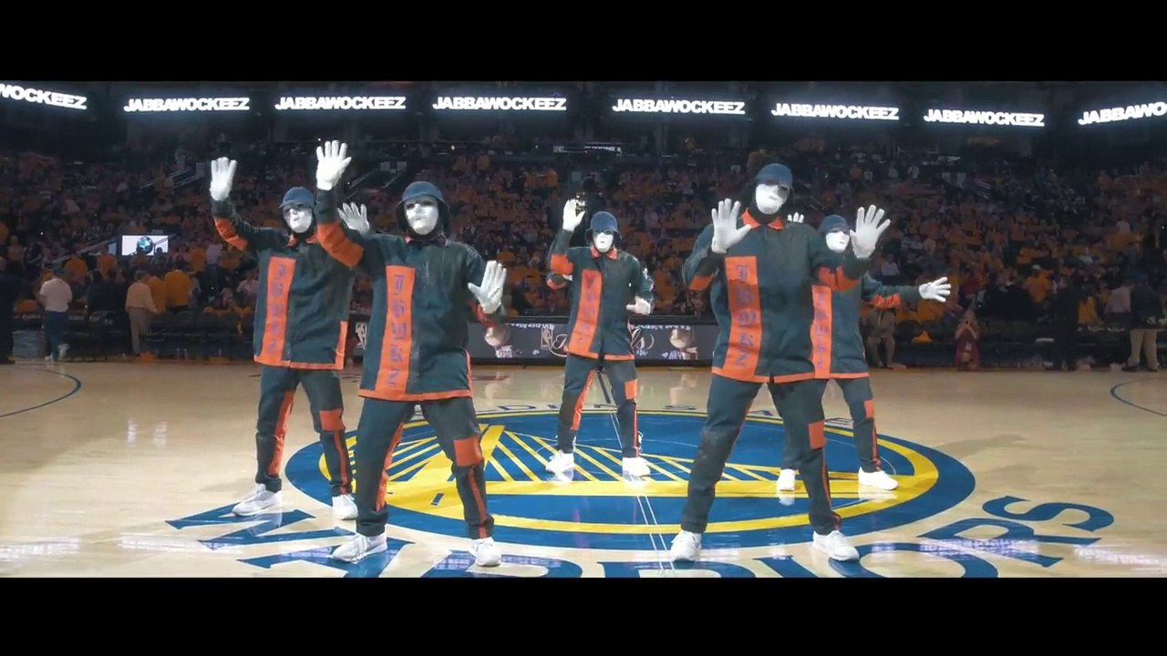 JABBAWOCKEEZ At The NBA Finals 2017 Gives A Creepily Cool Performance