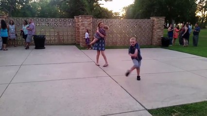 On appelle ça le coup de foudre. Trop mignon le gamin