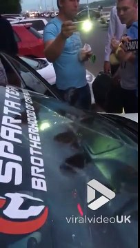 Eclater un pare-brise de voiture tellement les basses sont fortes