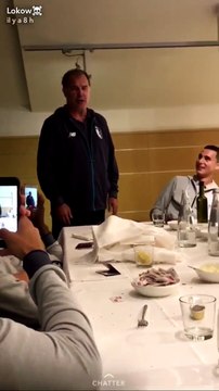 Quand Marcelo Bielsa pousse la chansonnette pour son bizutage