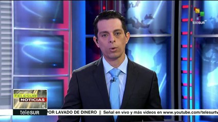 Maestros peruanos en huelga ocupan aeropuerto en Junín