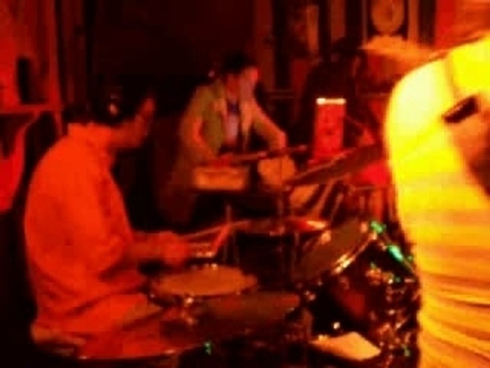 Dr Lombrik and the inutil orchestra au bar V'nB Fougères