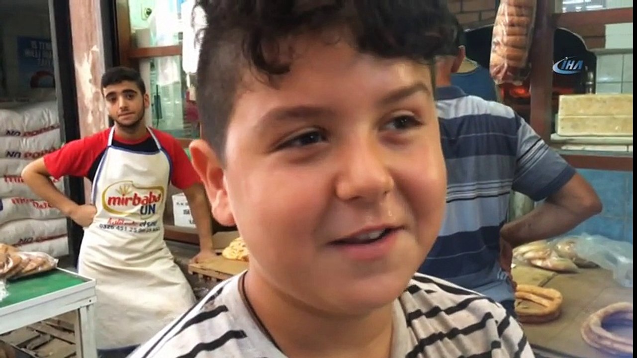 ''Et Varken Simit Mi Yenir Abi?''