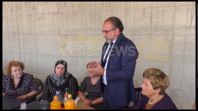 Ora News - Nderi i Vlorës, Leli dorëzon titullin për Benjamin Feratin