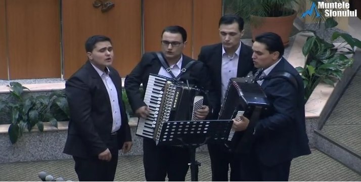 SELECTII VIDEO FRATI STRUGARIU - COLAJ MUZICA CRESTINA