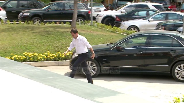 Basha: Me LSI aksion opozitar, jo pazar - Top Channel Albania - News - Lajme