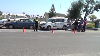 Kontrolünü Kaybedince Park Halindeki Araçlara Daldı