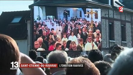 Attentat à Saint-Étienne-du-Rouvray : les habitants rendent hommage