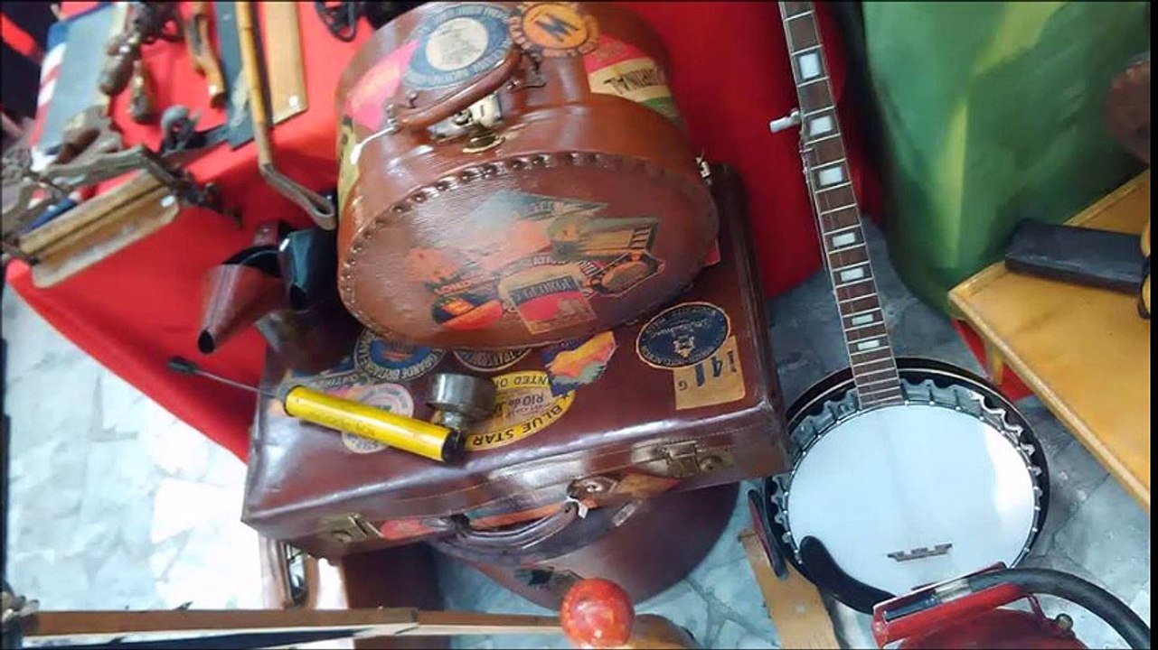 Gesu' gesu' di Pino Daniele con Bruno Illiano alle tastiere.