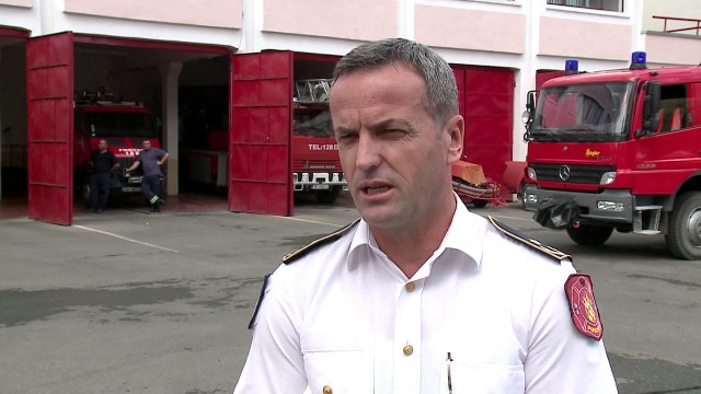 FLAKET DJEGIN PESE HEKTARE NE KASHAR, ZJARREFIKESIT RREZIKOJNE JETEN GJATE NDERHYRJES LAJM