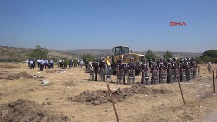 Manisa Ağaçların Sökülmesine Tepki Gösteren Köylülerden 10 Saatlik Direniş