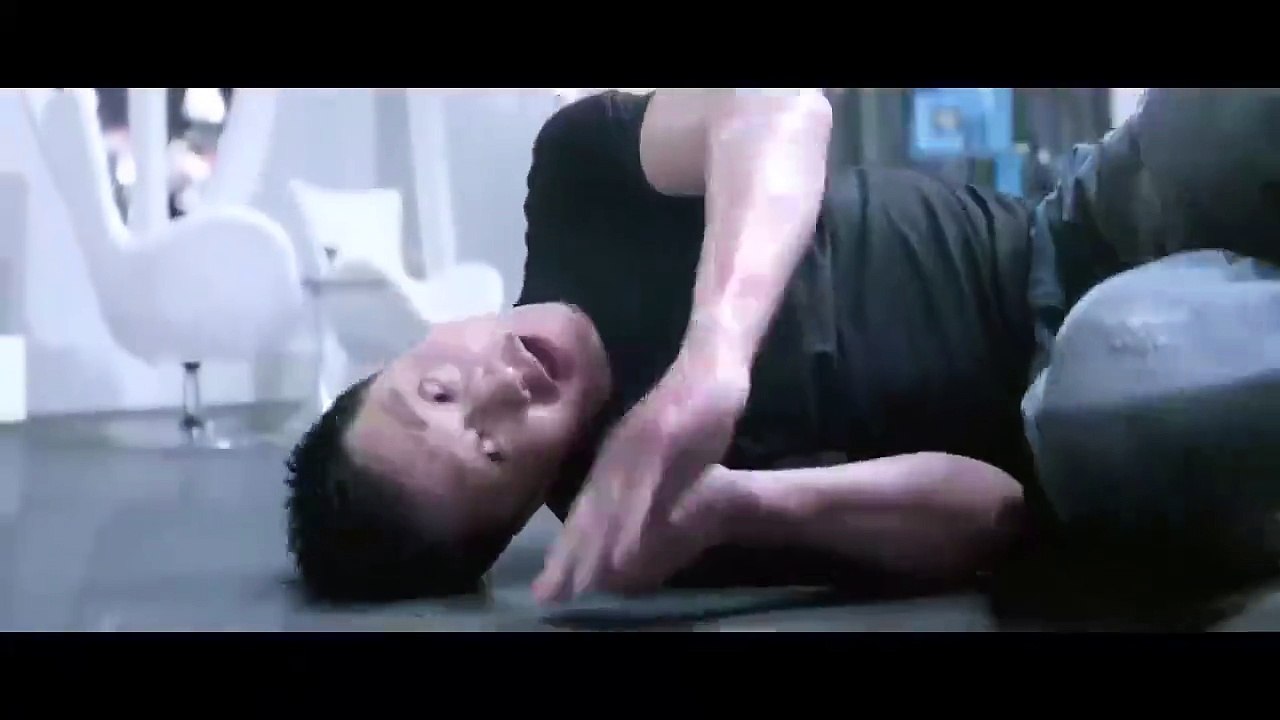 Kịch tính với màn song kiếm hợp bích đánh bại kẻ thù của Ngô Kinh và Tony Jaa