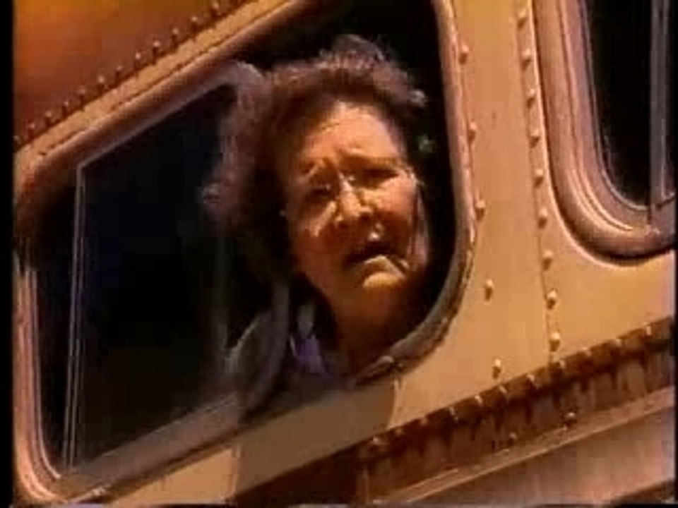 Animatronic Tortoise Stops a Bus (Pepsi Commercial)