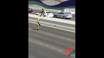Abudhabhi The Civil Defense stops an entire highway. Look at the reason