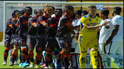 Futbolista ecuatoriano muere cuando vehículo en que viajaba se incendió en la carretera