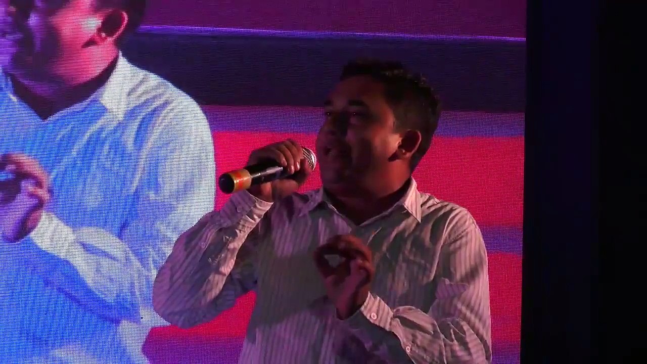 चर्चित हास्यकलाकार धुर्मुसको  गायक पशुपति शर्मालाई नराम्रो झटारो - हाम्रो पेसा खाने भए