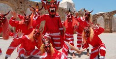 Danza De Los Diablos En La Graduacion De La Secundaria, Tradiciones Del Pueblo De Mexico