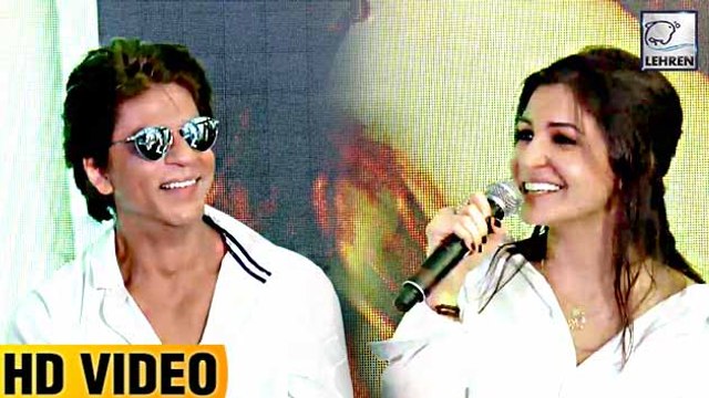 Shah Rukh Khan Can Even ROMANCE A Mic, Says Anushka Sharma