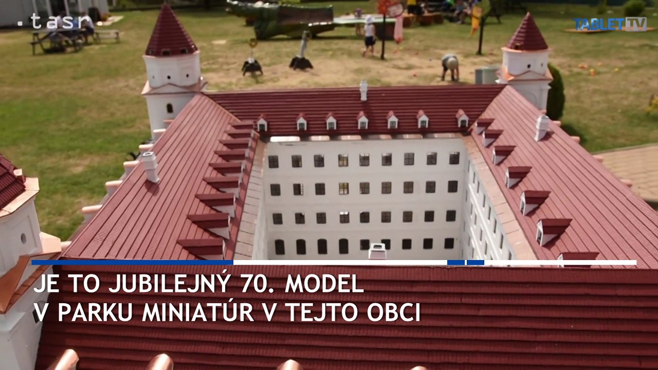 V obci Podolie postavili miniatúru Bratislavského hradu