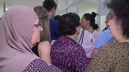 Deklarimi i vendbanimit, dyndje në zyra - Top Channel Albania - News - Lajme