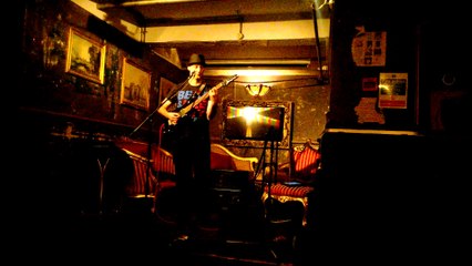 QUEEN OF SPADES - ANDRE DE BRITO - LIVE AT THE LUCKY PIG FITZROVIA - 25TH JULY 2017