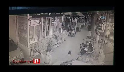 Korkunç an kamerada: 5. kattan otomobilin üzerine böyle düştü