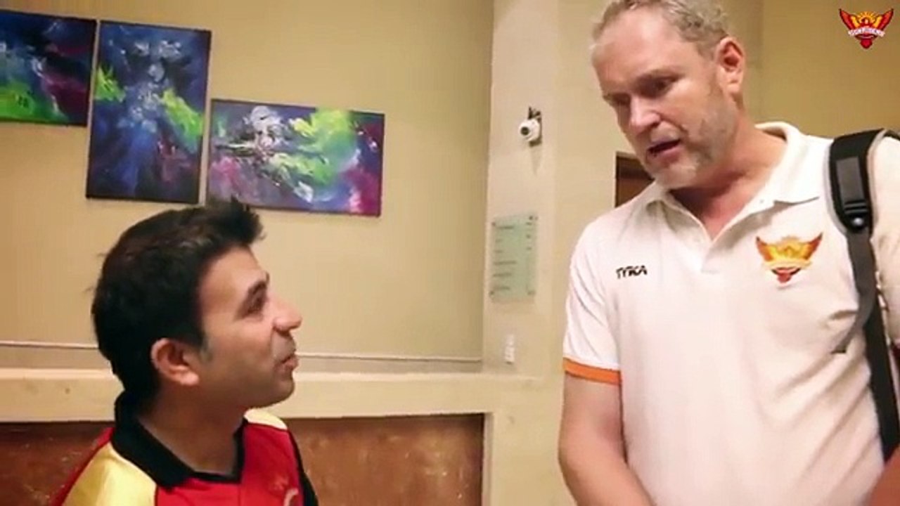 Sunrisers celebrate at Vizag after win
