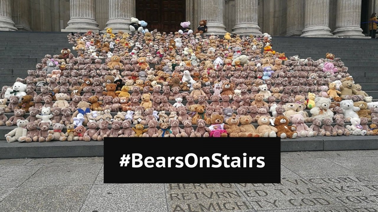 What were 700 teddy bears doing on London's St Paul's Cathedral steps this morning?