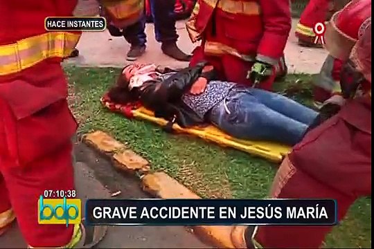 Jesús María: choque entre minivan y auto dejó cinco heridos