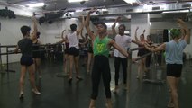 مراهق هندي يحلم بالشهرة العالمية برقص الباليه في نيويورك