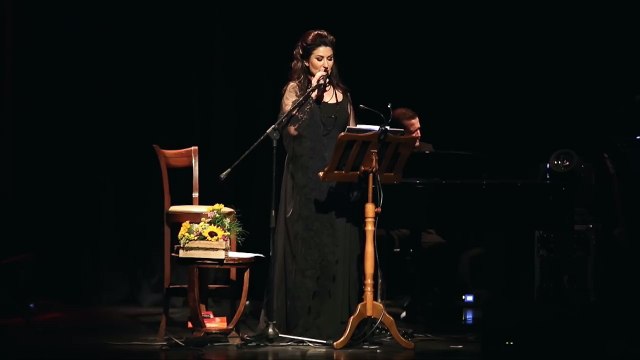 İclal Aydın - Elveda Toprağım / Çanakkale Türküsü (feat. Cem Adrian) (Konser Video)