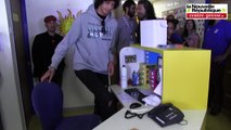 VIDEO. Le chanteur Julian Perretta rend visite aux enfants hospitalisés au CHU de Poitiers