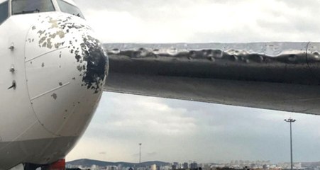 Havada Bulunan Uçağın Kanatları Ve Burnu Yağan Dolu Yüzünden Delik Deşik Oldu